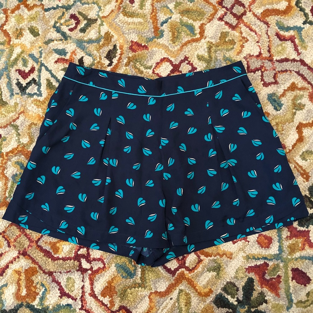 TOPSHOP Flowy Leaf Print Shorts in Size 10